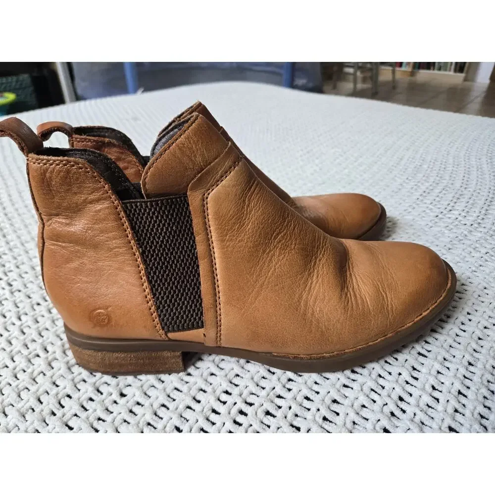 Born Brenta II Chelsea Bootie Wheat Brown Leather Size 7.5 M